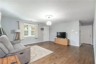 302 Gene Hairston St, Madison, NC 27025 - Photo 3