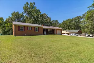 115 Monroe Dr, Lexington, NC 27292 - Photo 1