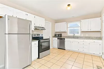 205 Lorraine Drive, Winston-Salem, NC 27107 - Photo 9
