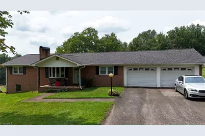 4285 W Pine Street, Mount Airy, NC 27030 - Photo 7