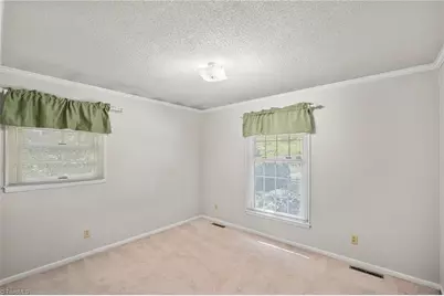 5 Windsor Circle, Thomasville, NC 27360 - Photo 15
