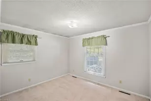 5 Windsor Cir, Thomasville, NC 27360 - Photo 15