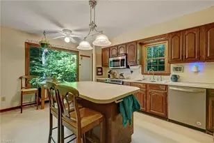 609 Forrest Dr, Reidsville, NC 27320 - Photo 13