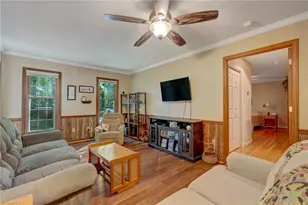 609 Forrest Dr, Reidsville, NC 27320 - Photo 9