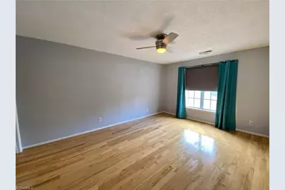 21 Meadowood Glen Way #D, Greensboro, NC 27409 - Photo 11