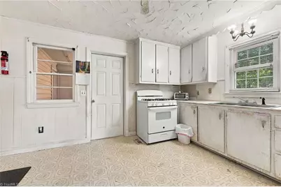 607 Walker Avenue, Graham, NC 27253 - Photo 23