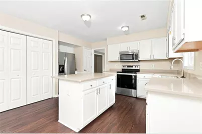1495 Fiddlers Knoll Drive, Kernersville, NC 27284 - Photo 5