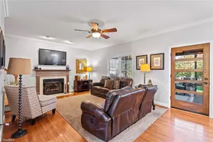 1409 Wisteria Ct, High Point, NC 27265 - Photo 5