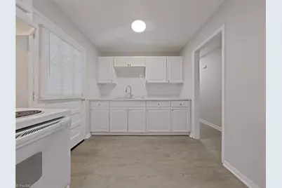 1026 Meadowbrook Boulevard, High Point, NC 27260 - Photo 3