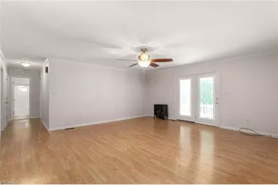 914 Ferndale Drive, Thomasville, NC 27360 - Photo 7