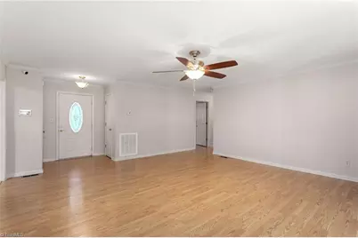 914 Ferndale Drive, Thomasville, NC 27360 - Photo 9