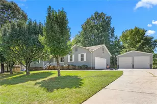 914 Ferndale Dr, Thomasville, NC 27360 - Photo 3