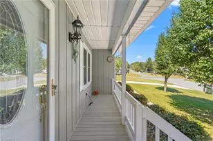 914 Ferndale Dr, Thomasville, NC 27360 - Photo 5