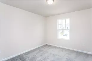 404 Chesney Pl, Thomasville, NC 27360 - Photo 17