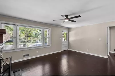 110 Mayflower Drive, Greensboro, NC 27403 - Photo 7