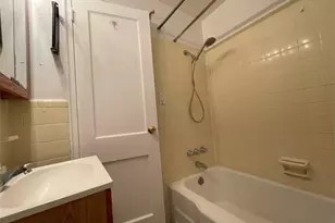 307 Oakwood St, High Point, NC 27262 - Photo 9