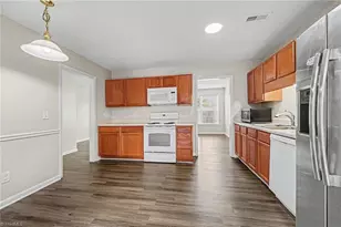 2044 Water Stone Ln, High Point, NC 27265 - Photo 9