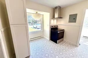 2735 Stratford Dr, Greensboro, NC 27408 - Photo 11