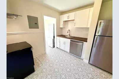 2735 Stratford Drive, Greensboro, NC 27408 - Photo 9