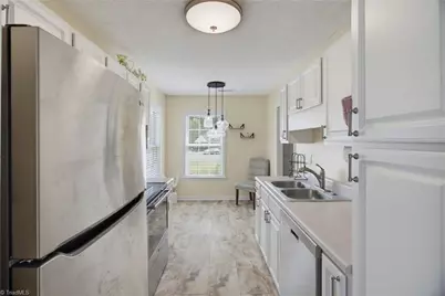 505 Carrington Lane, Thomasville, NC 27360 - Photo 11