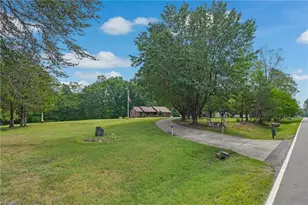 1203 Brooks Rd, Reidsville, NC 27320 - Photo 11