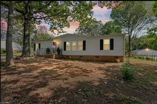 121 Regatta Ln, Mooresville, NC 28115 - Photo 3