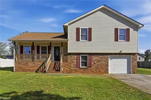 3709 Signet Dr, Winston-Salem, NC 27101 - Photo 1