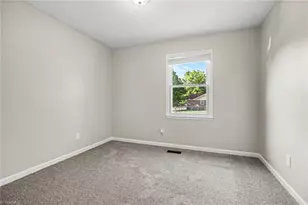203 Cheltenham Dr, Winston-Salem, NC 27103 - Photo 17