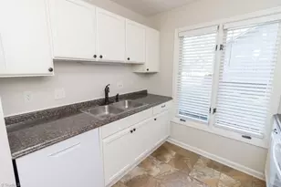 1404 Grantland Pl, Greensboro, NC 27410 - Photo 5