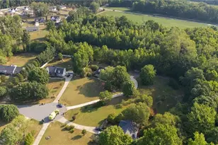 8402 Deer Path Ct, Stokesdale, NC 27357 - Photo 9