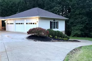 321 Pineview Dr, Mount Airy, NC 27030 - Photo 15