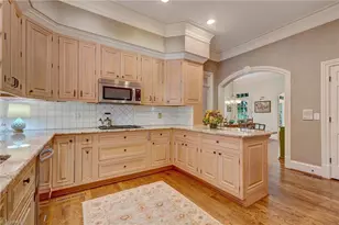 407 Cross Vine Ln, Greensboro, NC 27455 - Photo 5