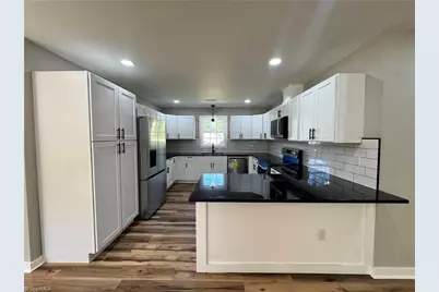 2934 S Stratford Road, Winston-Salem, NC 27103 - Photo 5