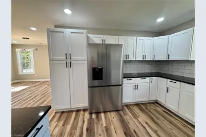 2934 S Stratford Road, Winston-Salem, NC 27103 - Photo 7