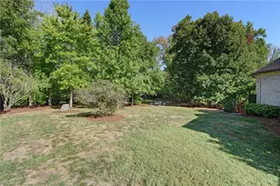 8105 Rogers Ct, Greensboro, NC 27455 - Photo 35