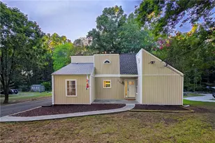 130 Roswell Dr, Kernersville, NC 27284 - Photo 1