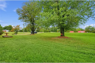 862 Country Club Drive, State Road, NC 28676 - Photo 27