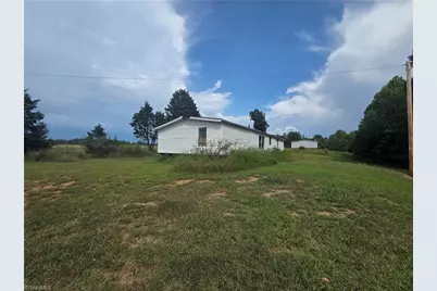 3006 Surratt Road, Denton, NC 27239 - Photo 3