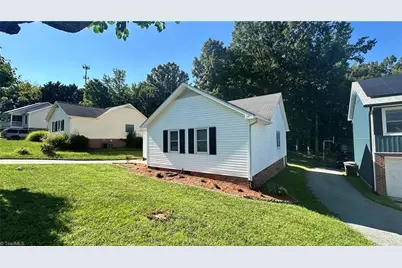 1802 Bristol Road, Greensboro, NC 27406 - Photo 3