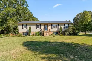 1721 Valley Brook Rd, Clemmons, NC 27012 - Photo 1