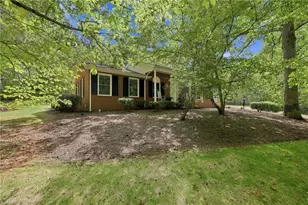 2036 E Pine St, Mount Airy, NC 27030 - Photo 3