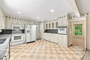 2036 E Pine St, Mount Airy, NC 27030 - Photo 17
