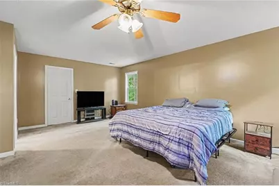 215 Blakes Court, Thomasville, NC 27360 - Photo 5