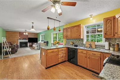 215 Blakes Court, Thomasville, NC 27360 - Photo 15