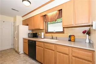 2311 Oakcliffe Dr, Kernersville, NC 27284 - Photo 11
