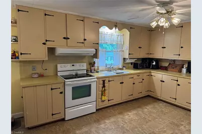 902 Elmhurst Street, Winston-Salem, NC 27127 - Photo 5