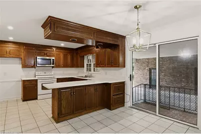 33 Kemp Road E, Greensboro, NC 27410 - Photo 13