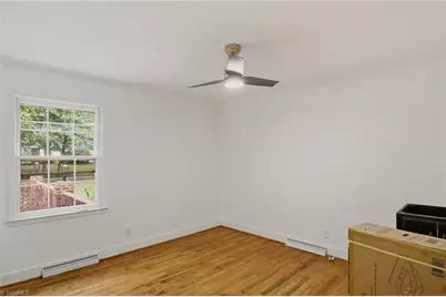 33 Kemp Road E, Greensboro, NC 27410 - Photo 15