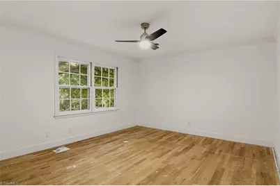 33 Kemp Road E, Greensboro, NC 27410 - Photo 25