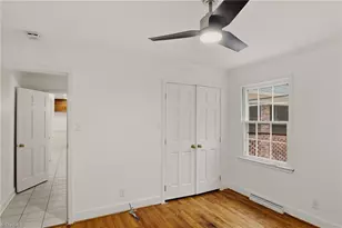 33 Kemp Rd E, Greensboro, NC 27410 - Photo 15